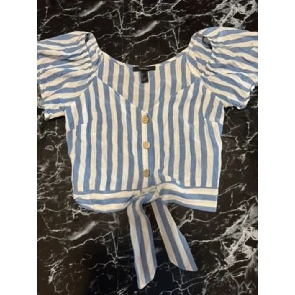 Stripe tie-front Crop